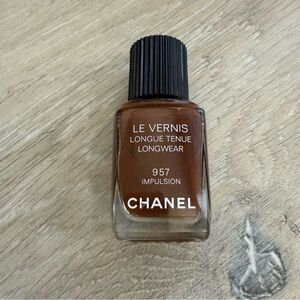 CHANEL Le Vernis Longwear Nail Polish in 957 Impulsion NWOB